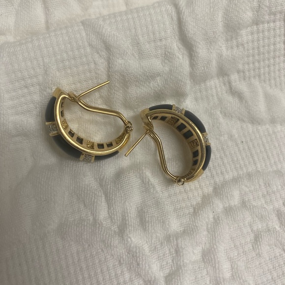 Black onyx and diamond chip earrings. - Picture 3 of 6